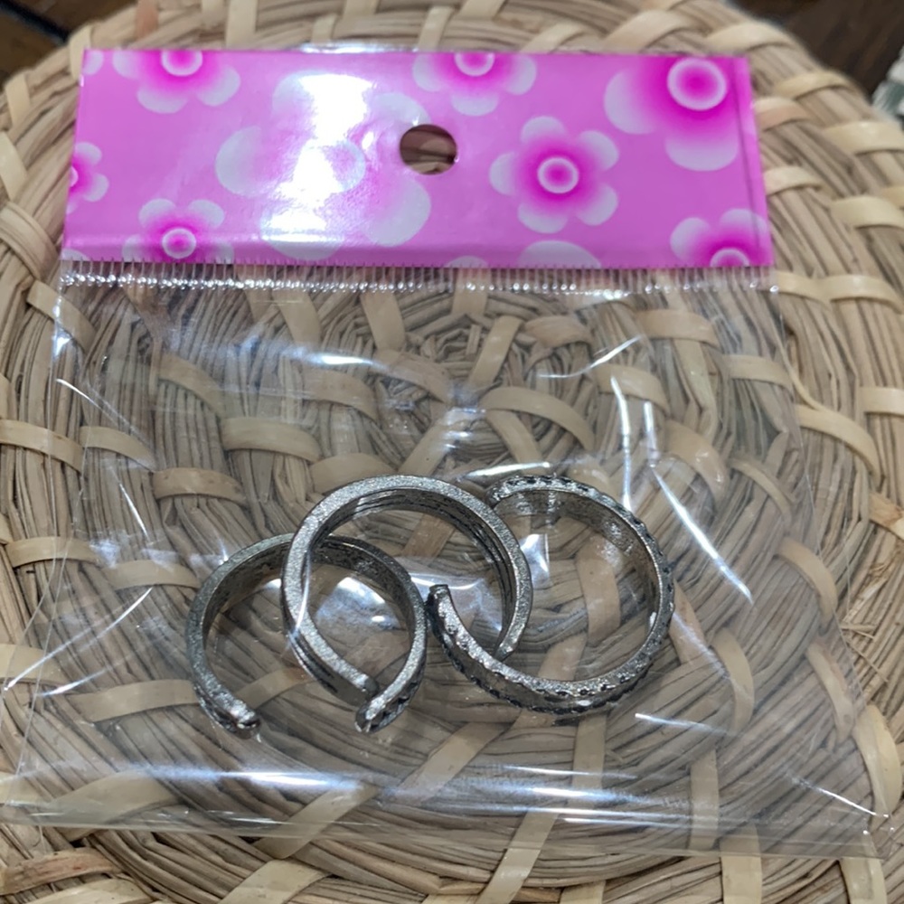 Toe rings
